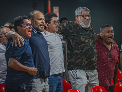 MIR realiza "Uma Noite Tropical" em comemoração ao Dia dos Pais