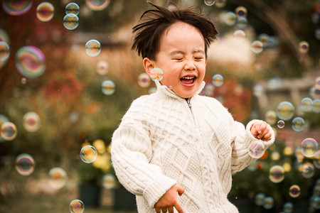 đ¸ Family Photo Sessions in Our Blooming Natural Haven đ¸ Step into a world of beauty and love at our private outdoor venue! Surrounded by vibrant blooming flowers, this tranquil setting is the perfect place to capture your familyâs most precious moments. Our natural, serene environment allows kids to laugh, run, and play freely, ensuring we capture those genuine smiles and heartfelt family bonds. This isnât just a photo sessionâitâs an experience of creating memories youâll cherish forever.