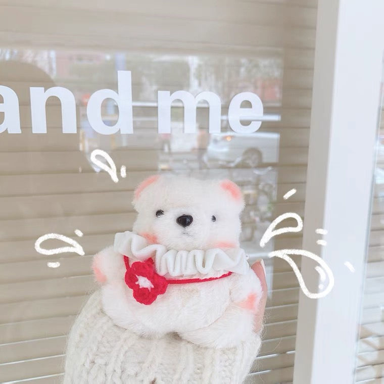 FLUFFY POLAR BEAR AIRPODS CASE
