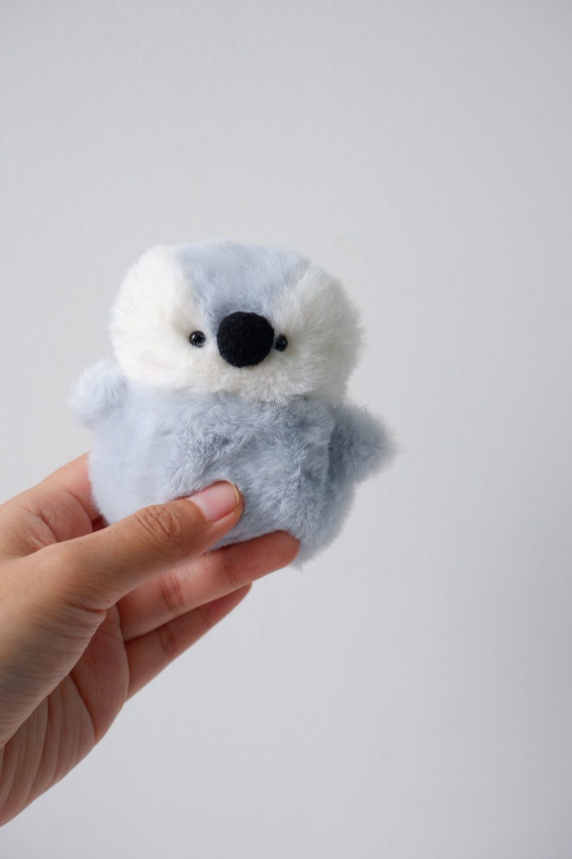 Thumbnail: FURRY PENGUIN AIRPODS CASE