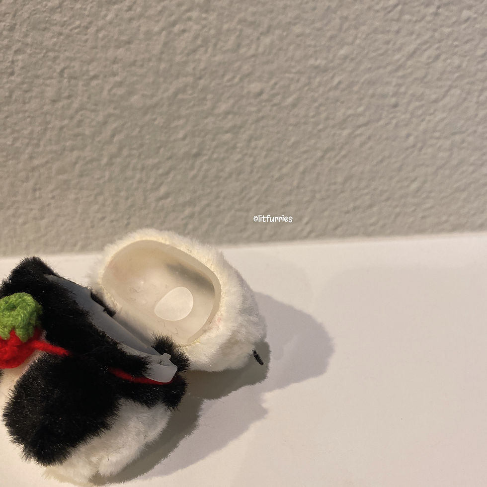 Thumbnail: STRAWBERRY PANDA Earphone Case