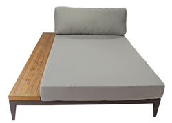 Chaise Bianca com mesa acoplada