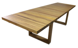 Mesa Turim pés em madeira