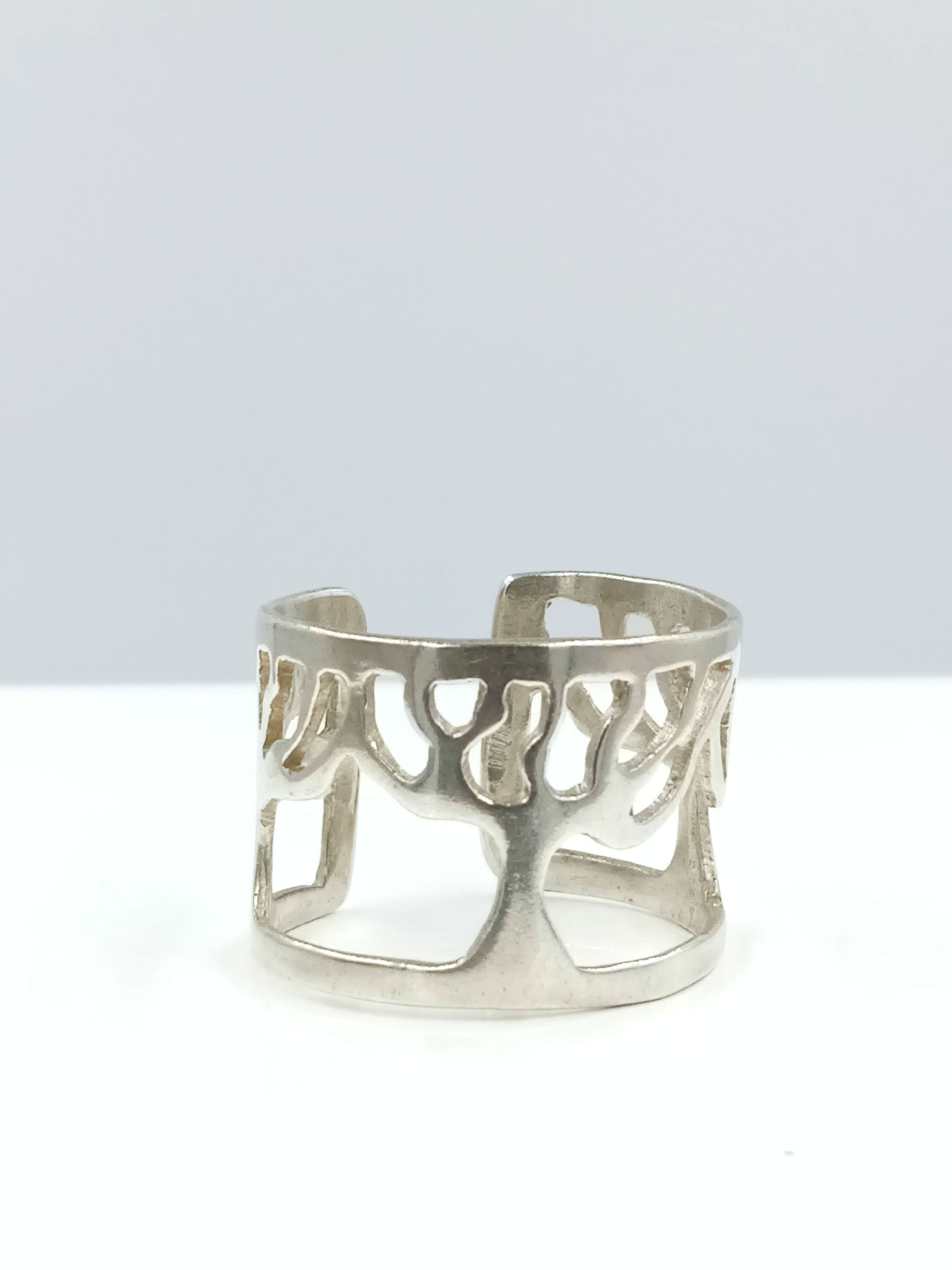 Lovely Tree of Life ring 
