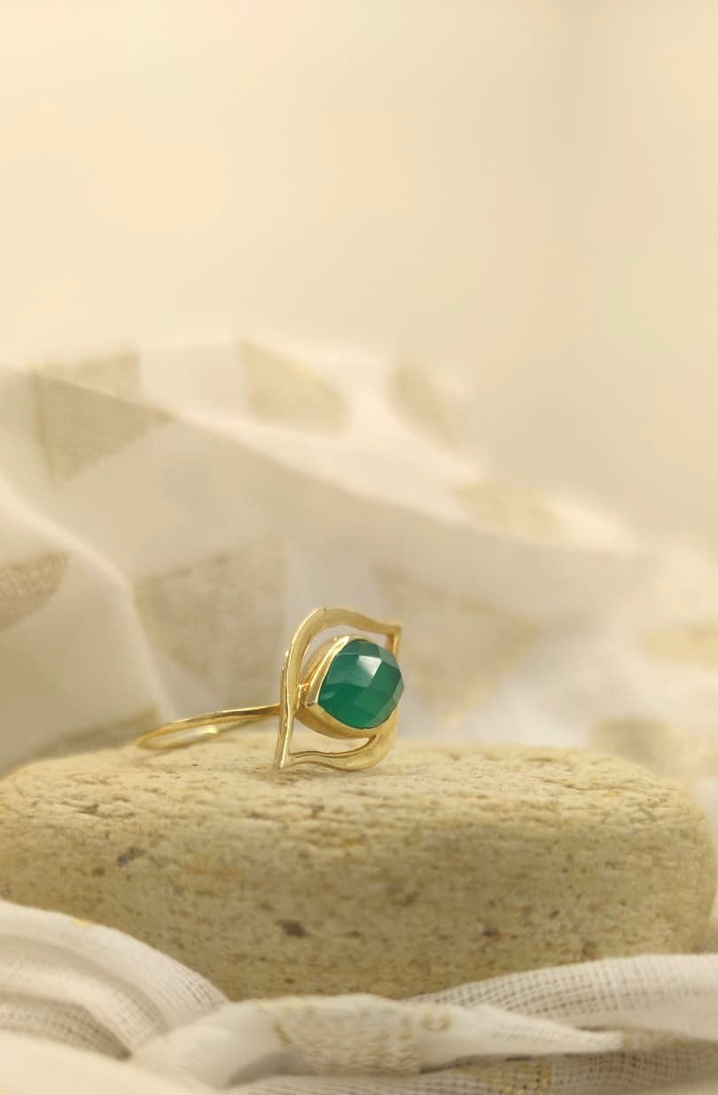Thumbnail: Stunning Jade eye ring 925 Sterling silver gold plated