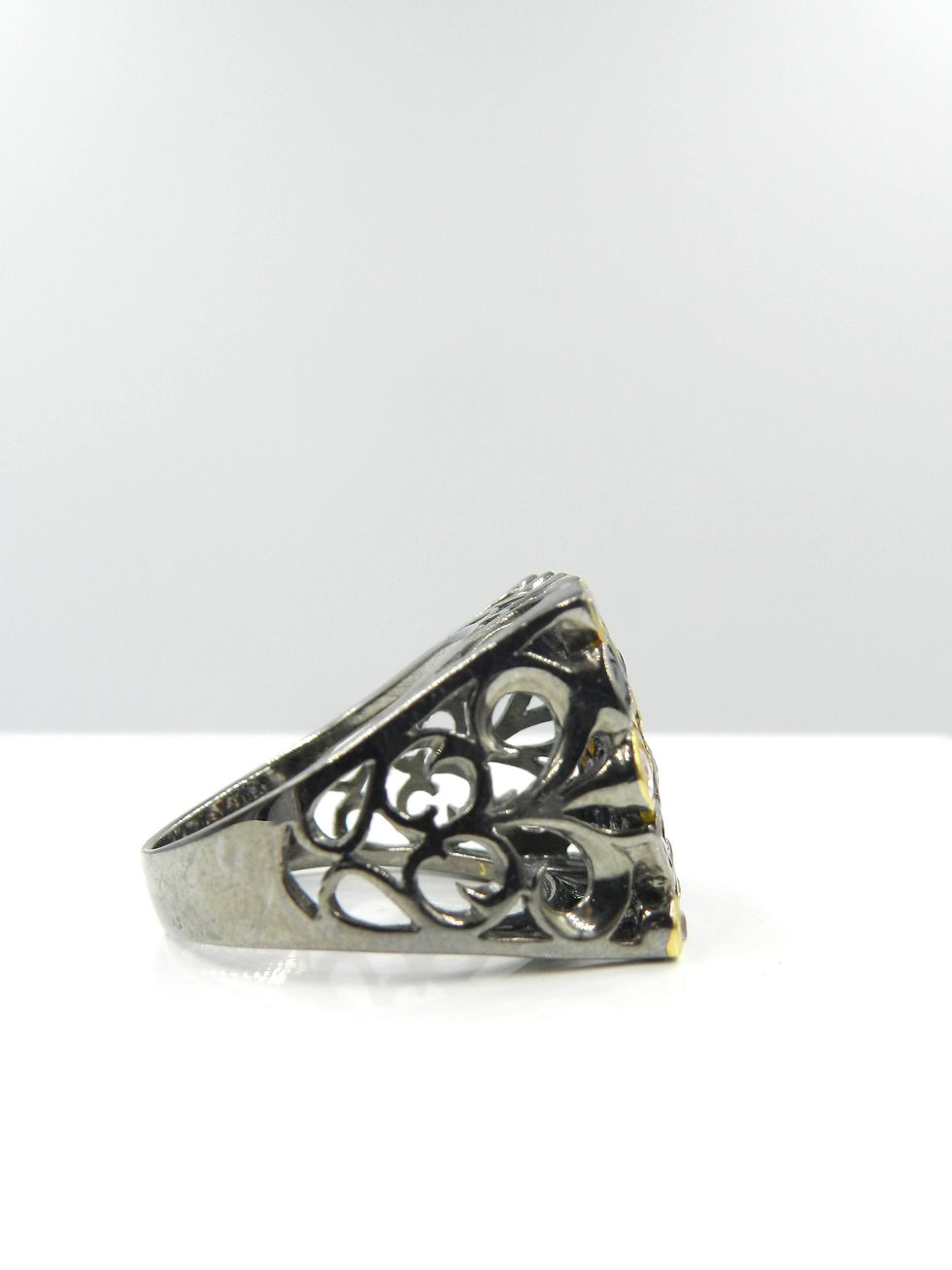 Thumbnail: Exquisite 925 Sterling Silver ring with Semi precious gems