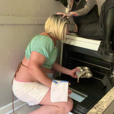 Sissy maids wanted !