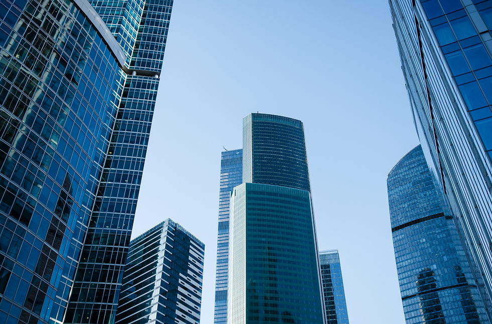 企業法務をイメージさせるオフィスビルの写真