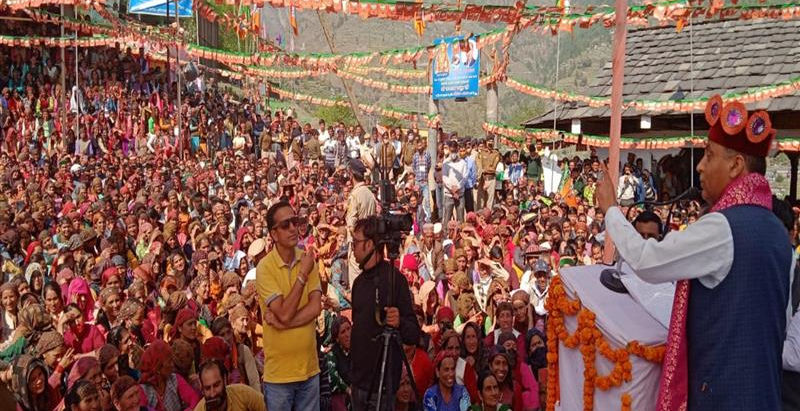 CM lays foundation stones of Rs. 70 crore in Anni Vidhan Sabha area