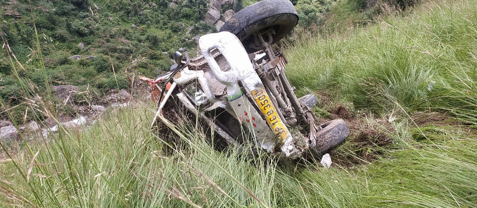 नही लग रही सड़क हादसों पर लगाम, राजगढ़ नोहराधार मार्ग पर फिर पेश आया सड़क हादसा