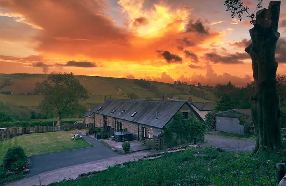 farmhouse at crai resevoir, south wales dark sky collection