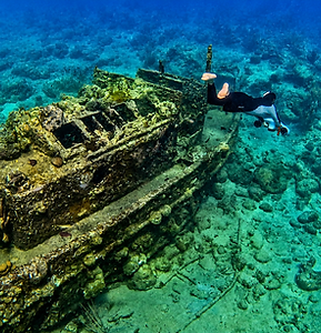 Ai improved picture of the Tugboat wreck at Caracas bay