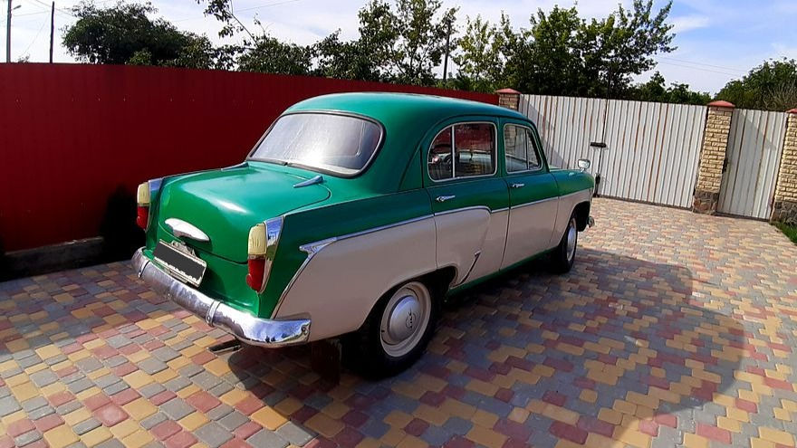 Moskvich 407 back right