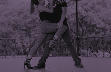 Clases de salsa y bachata en la escuela de baile boongha dance studio en Terrassa