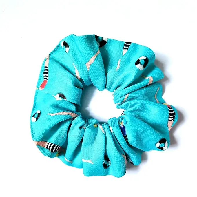 Miniature : Coffret cadeaux Ethelda : un carré en coton bio 65 cm + un chouchou