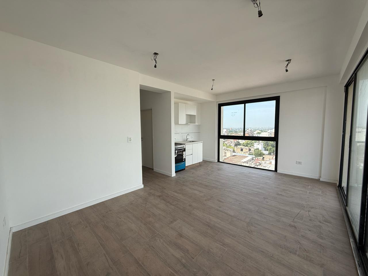 Dos ambientes con balcon - piso 11 a 13 - 01/02