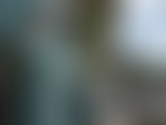 Câmeras de segurança instaladas em posto de saúde de Campo Grande, ilustrando o projeto aprovado pela Câmara para prevenir violência contra profissionais de saúde. Foto representativa de unidade pública com monitoramento.