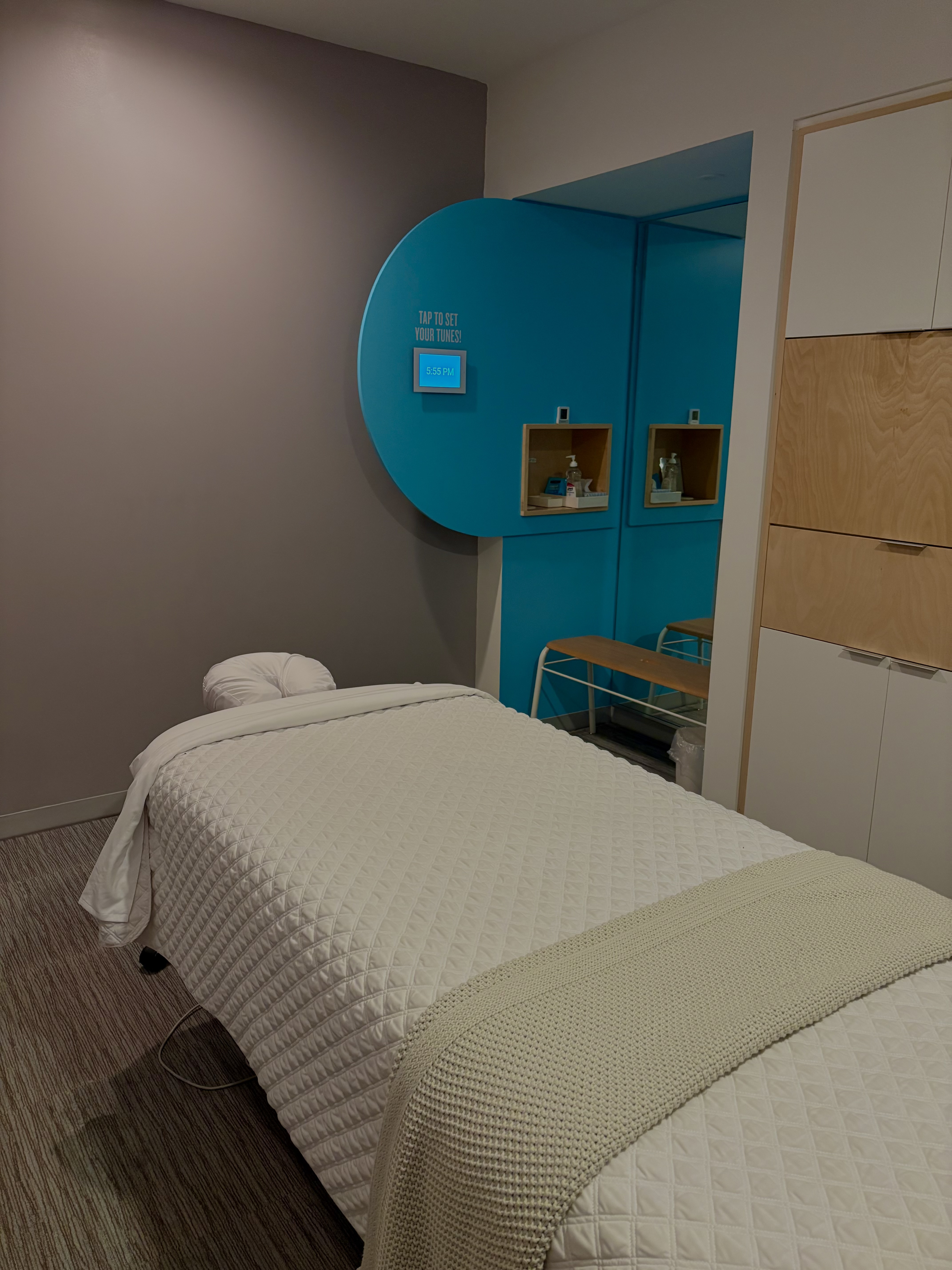 Massage therapy at MassageLuxe Midtown Atlanta