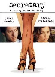 Le majordome rejoue une scène du film "la secrétaire"