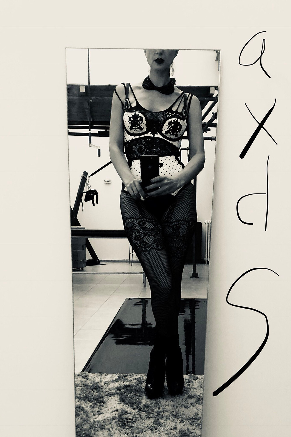 aXelle de Sade