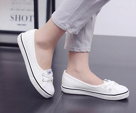 Image of a lady walking in comfortable shoes