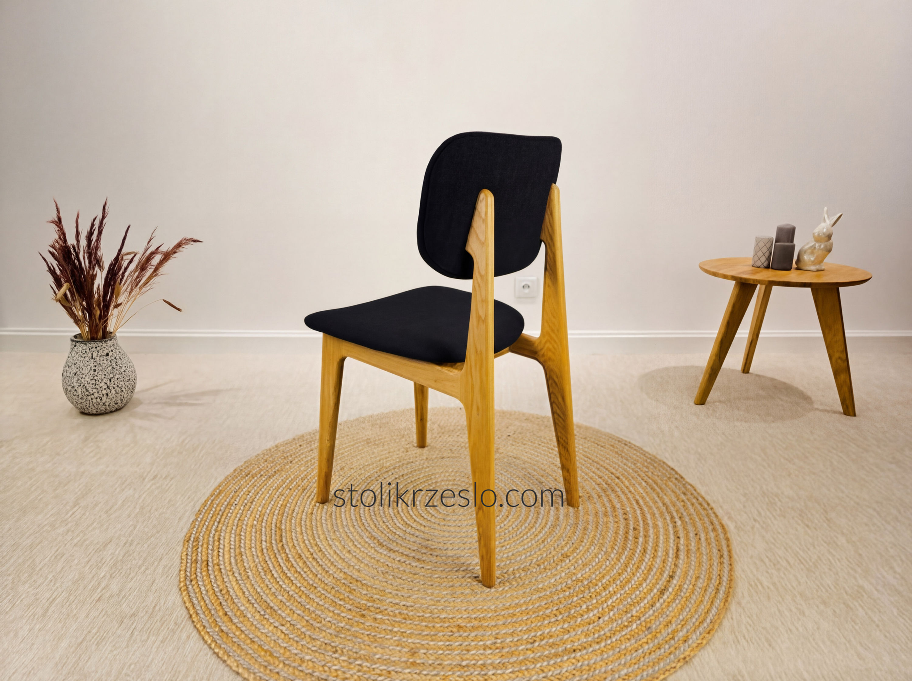 Krzesło dębowe tapicerowane ODI - lite drewno / wosk / black18 - STÓŁ I KRZESŁO - SALON MEBLOWY