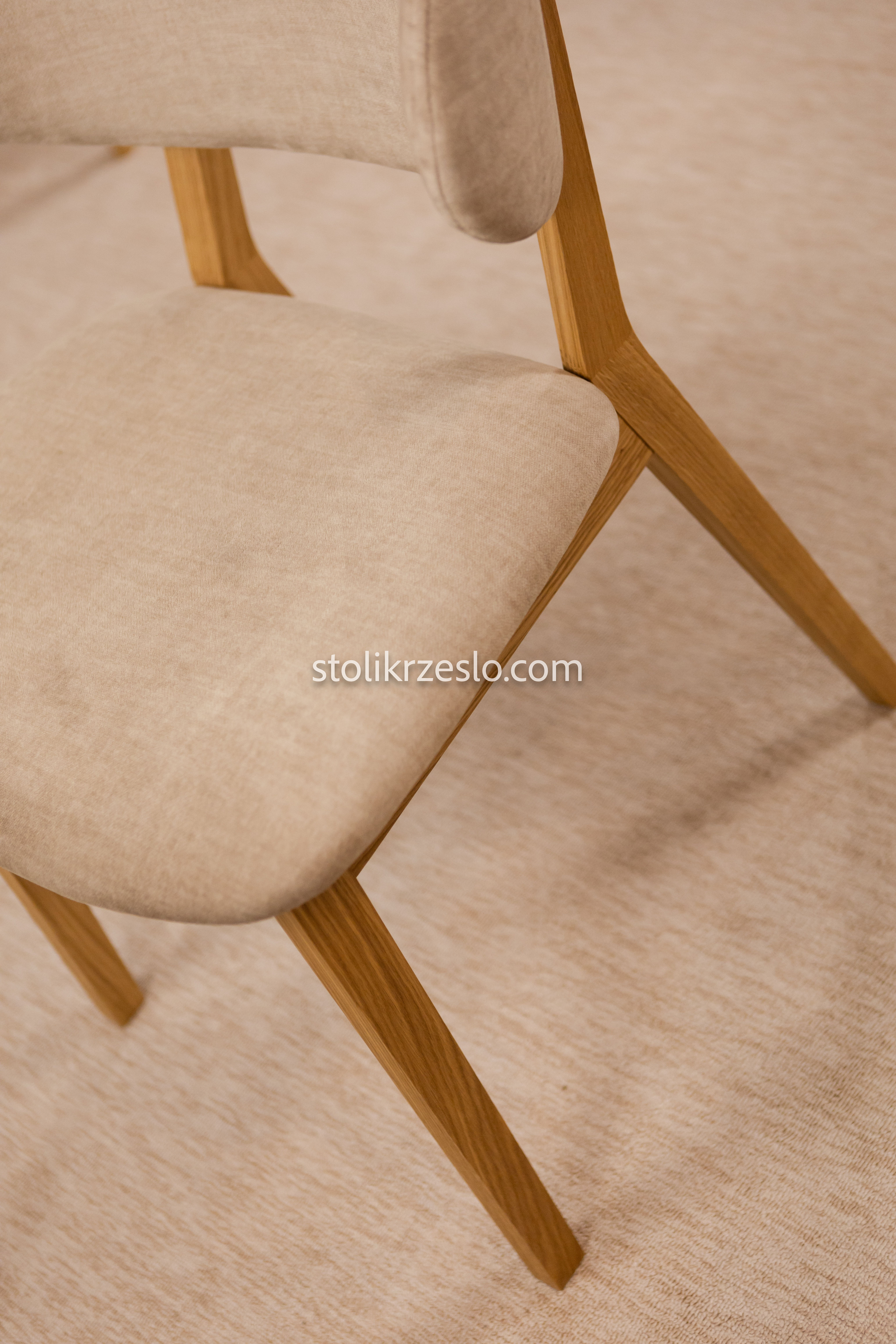 Krzesło dębowe tapicerowane Arno - lite drewno /wosk/Natural/Vogue-02