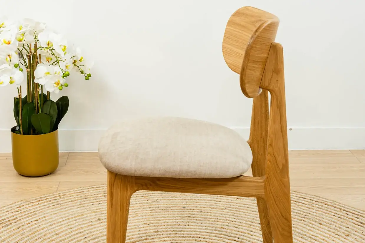 Krzesło dębowe tapicerowane Pegas - lite drewno / wosk / beige 02 - STÓŁ I KRZESŁO - SALON MEBLOWY