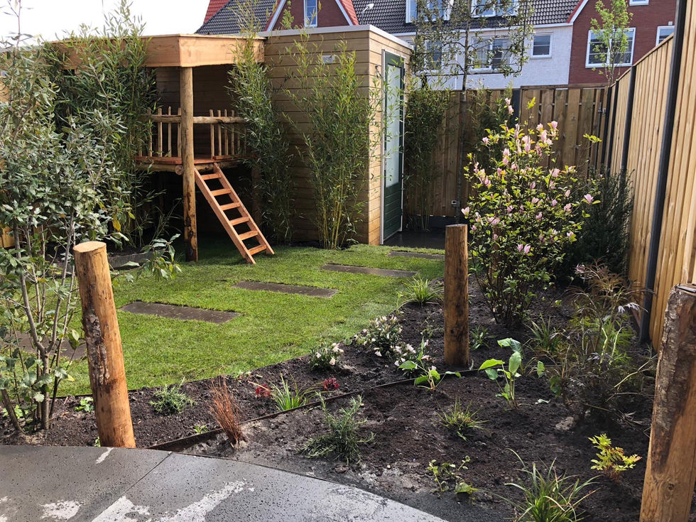 Achtertuin met kinderen voorbeeld
