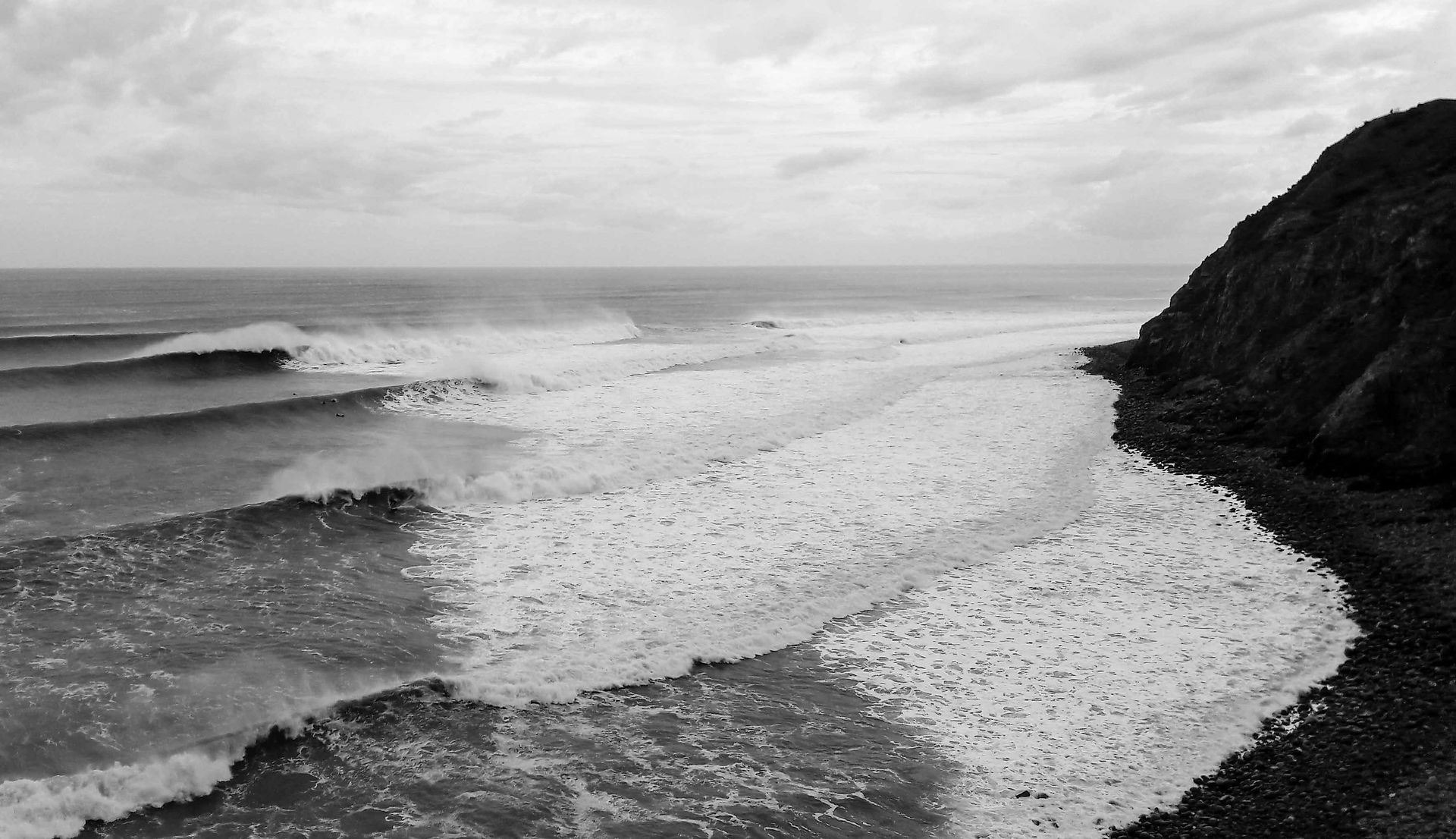 Big waves riders - Mahia Peninsula