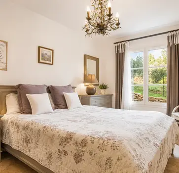 Chambre du gîte Le Mûrier climatisé, près de Bandol