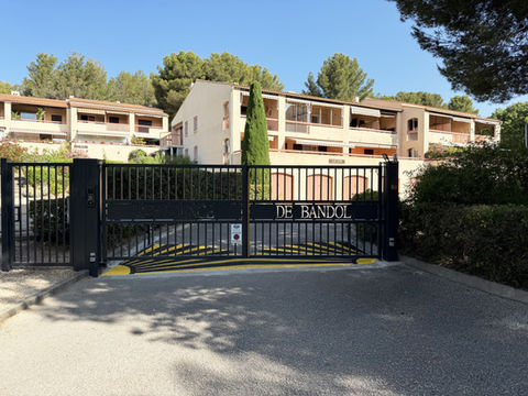 Equinum Automatisme – installateur portails et automatismes Var Toulon Marseille