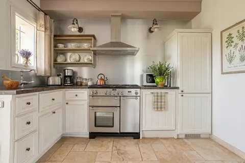 Cuisine équipée du gîte Les Myrtes, La Cadière-d'Azur