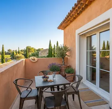 Terrasse de la maison Les Cyprès au Mas des Bouteillans, La Cadière-d'Azur
