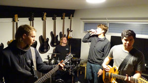Interview With Up-and-Coming Indie Rock Band Gully Days 