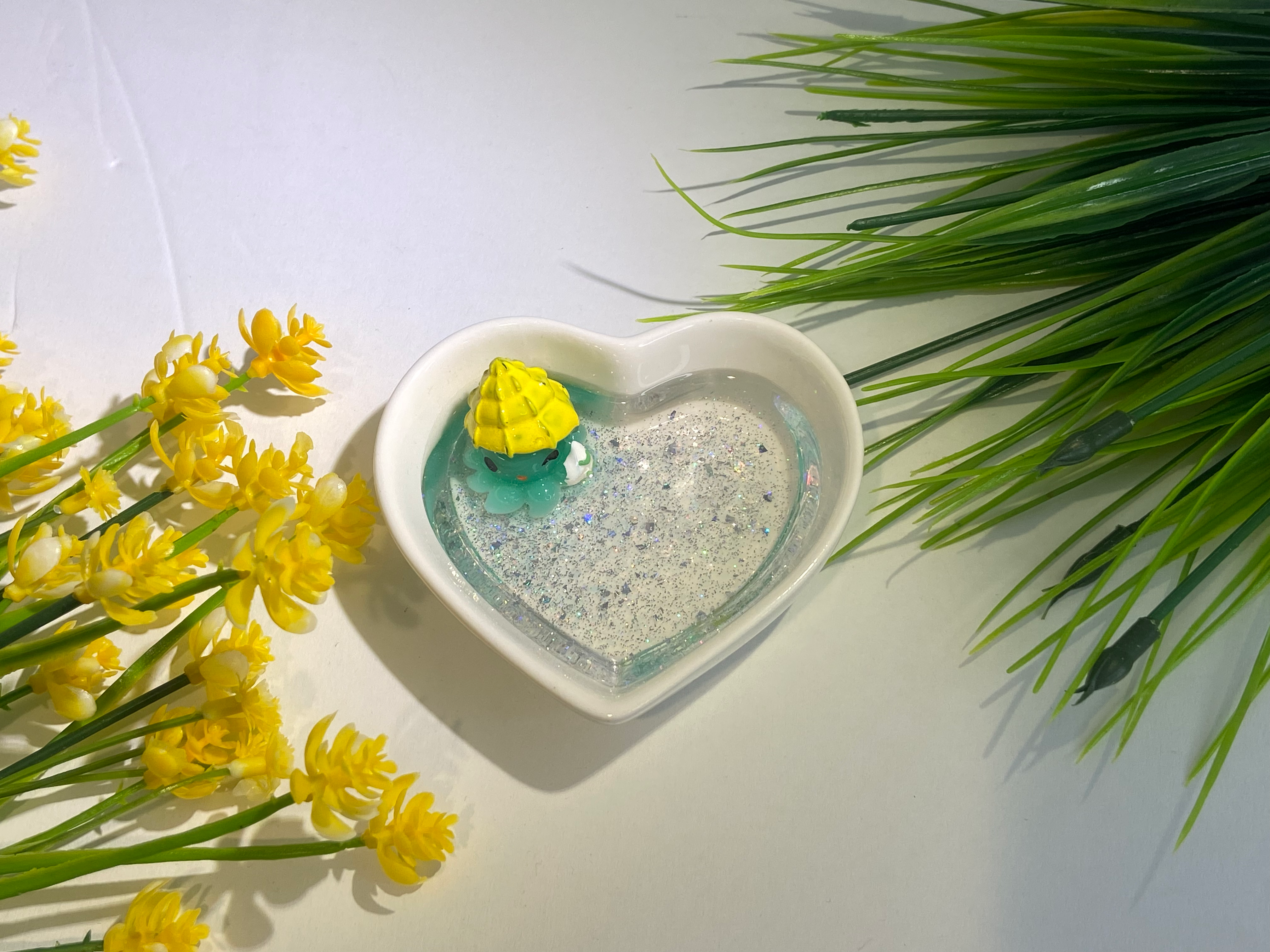 Ring dish white small heart with octopus