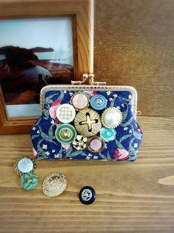 ジュエリーボタンがま口