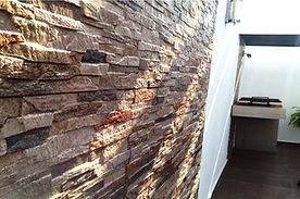 Remodelación de patio donde se creó un ambiente exterior único cuidando cada uno de los requerimientos del cliente. Con una pequeña inversión se diseñó un espacio ideal para pequeñas reuniones gracias a nuestros arquitectos de FL Arquitectura e Interiores 