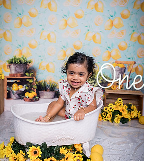 Water play baby photoshoot Singapore add-on bathtub splash milestone session