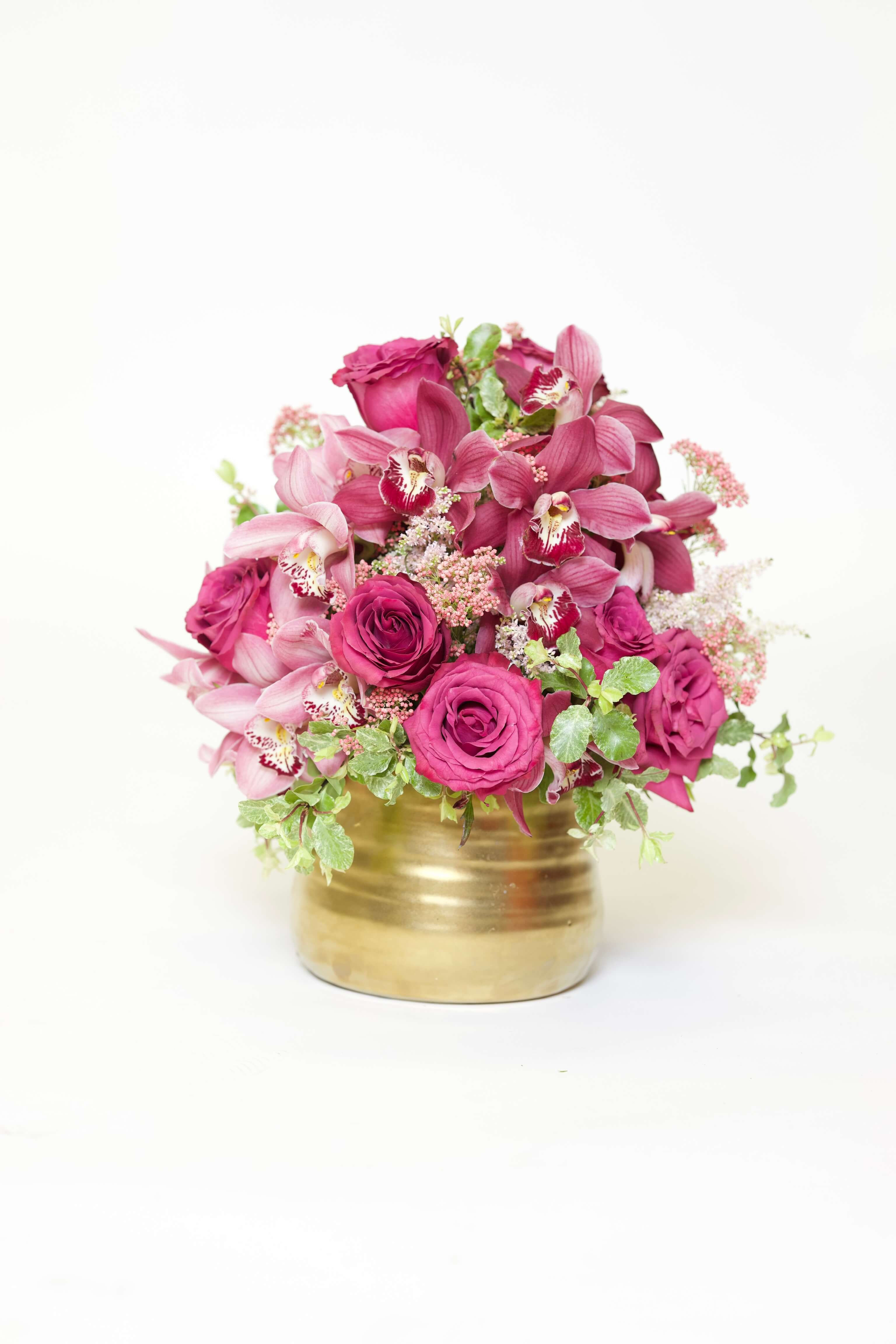 Arreglo de flores con orquídeas