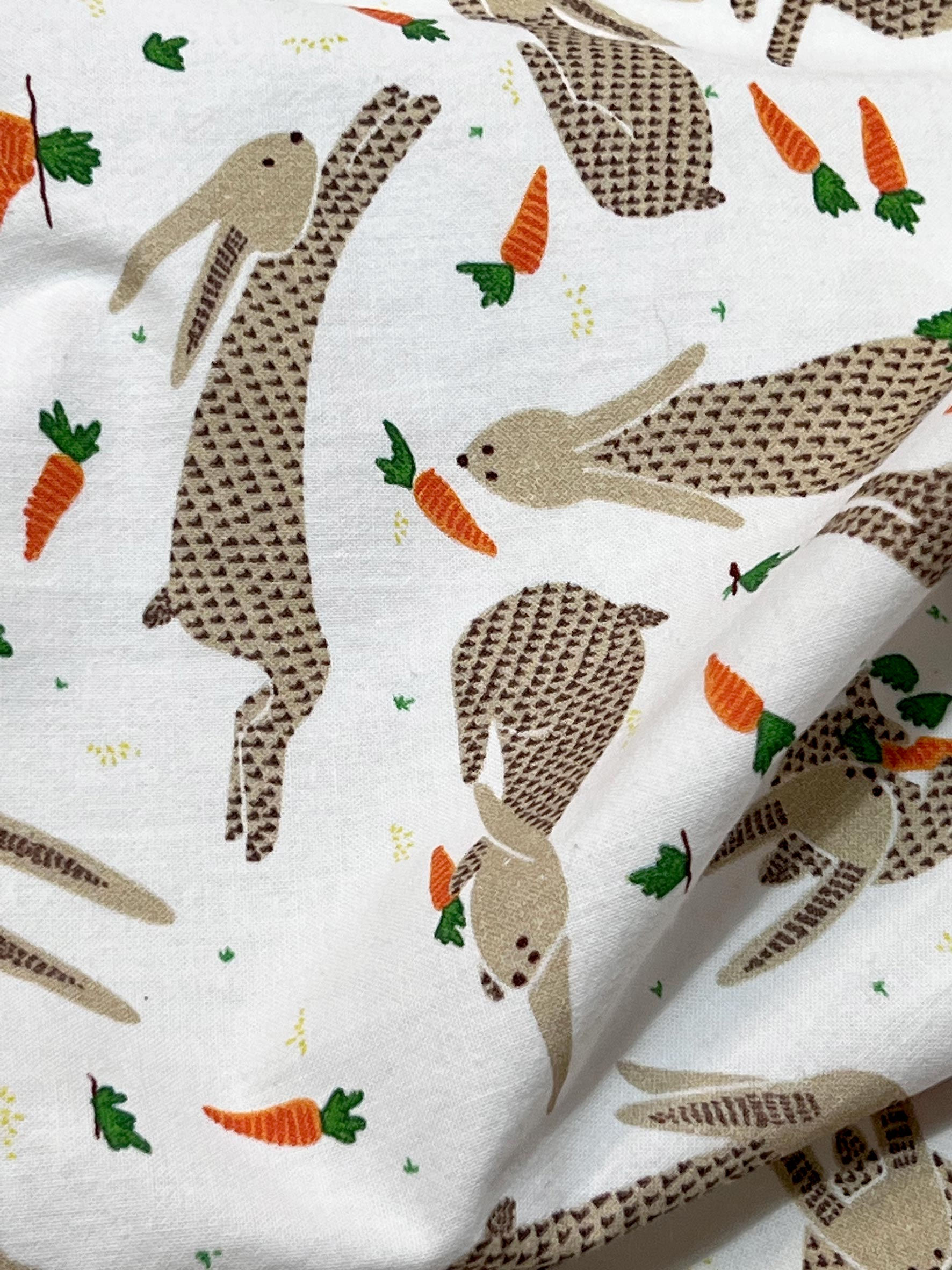 Tela Crea por metro Rabbits and Carrots CREA 150 ancho