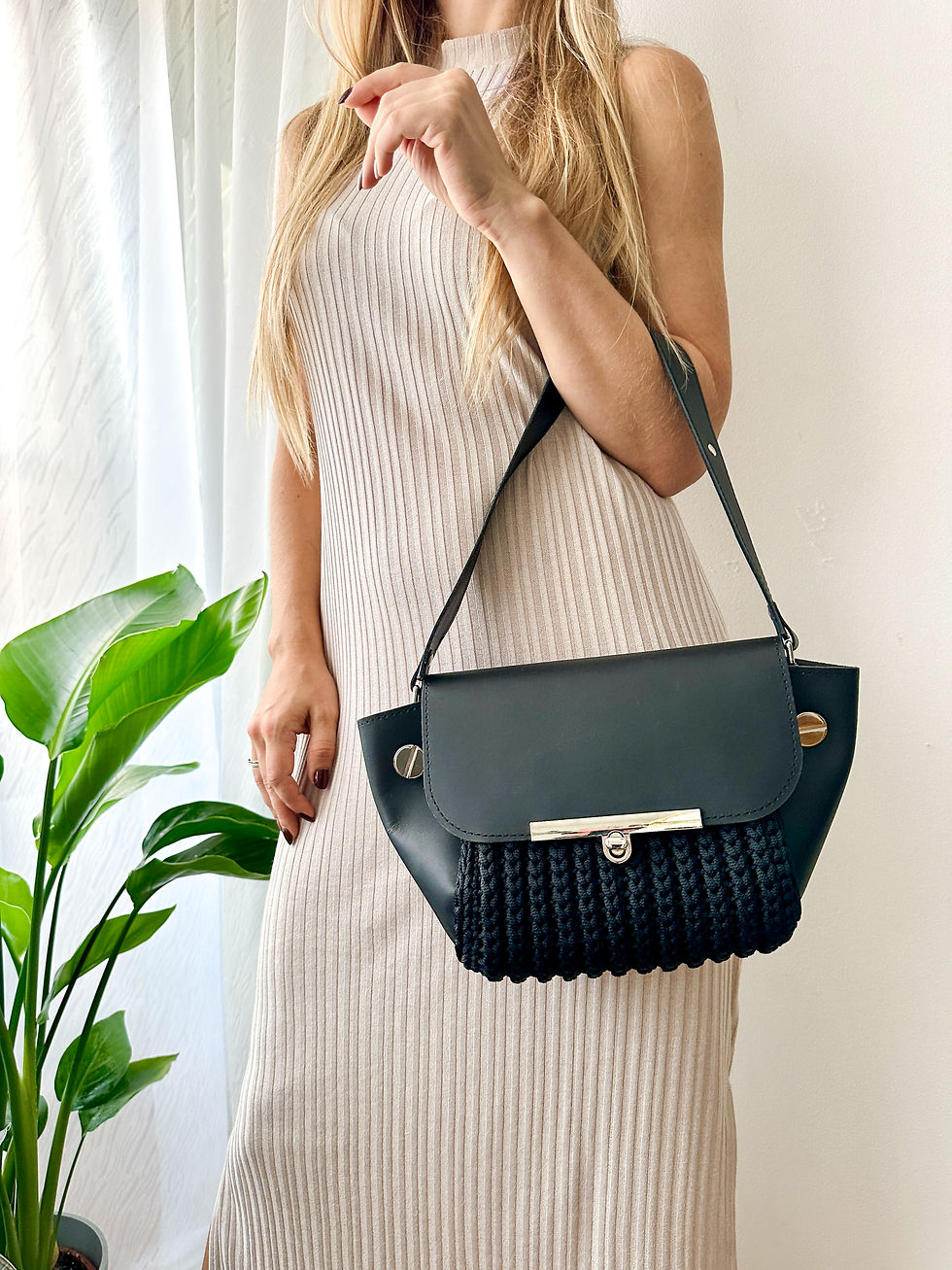 Прев'ю: Black CLEO