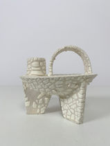 Bouteille tripode en céramique émaillée