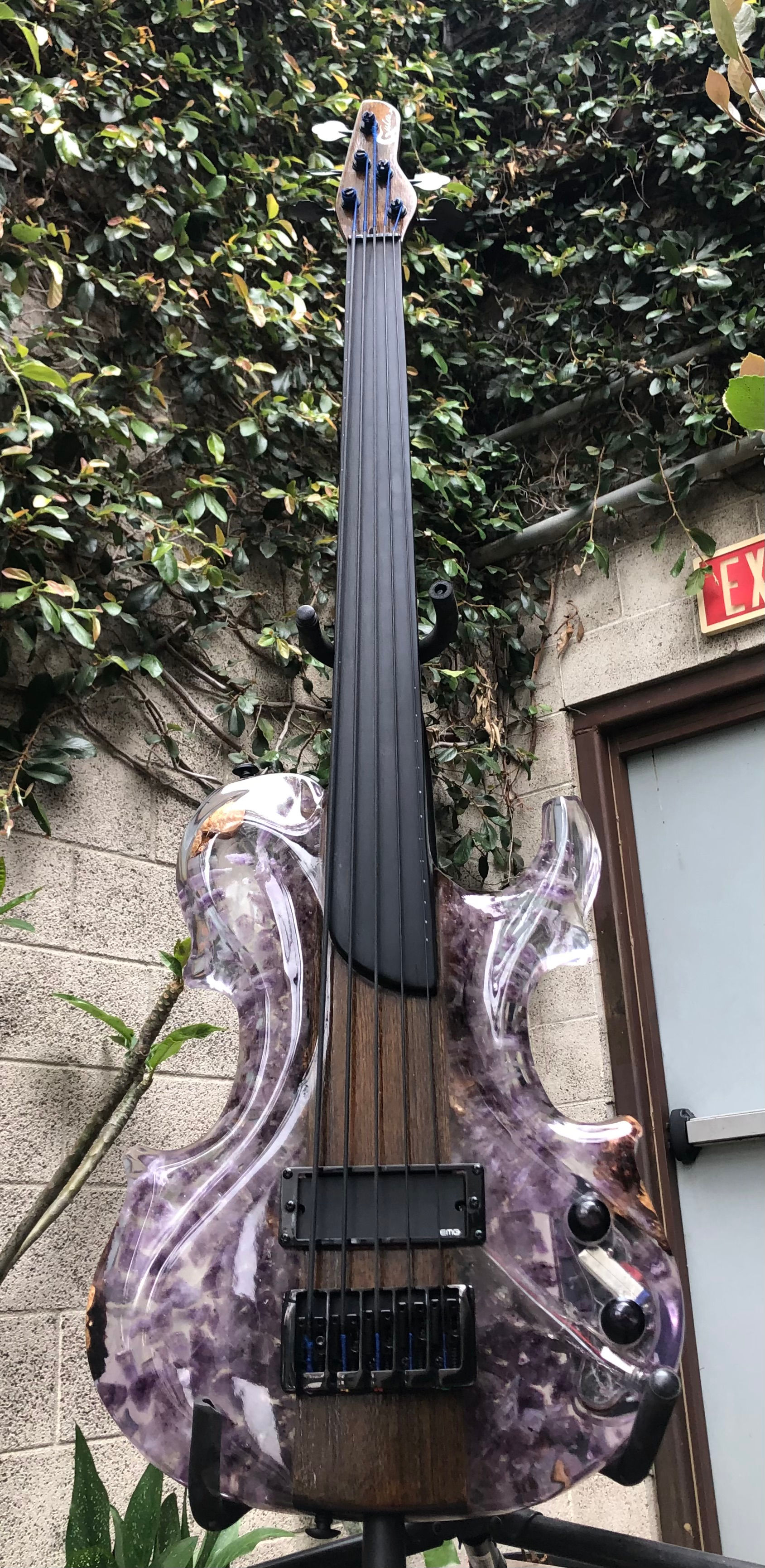 Armystis Bass Fretless