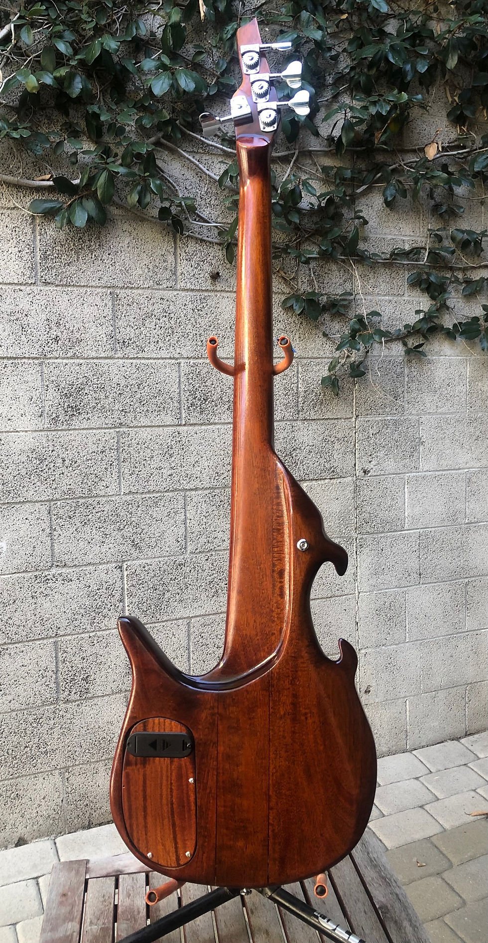 Thumbnail: GULA RED "Fretless"