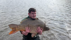 Cel mai mare crap prins vreodată 30,30 kg.