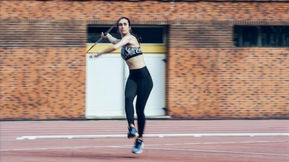 Cea mai mare distanță în disciplina aruncarea suliței între femei 