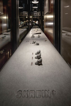 SKREIN* Schmuck auf Faserzement