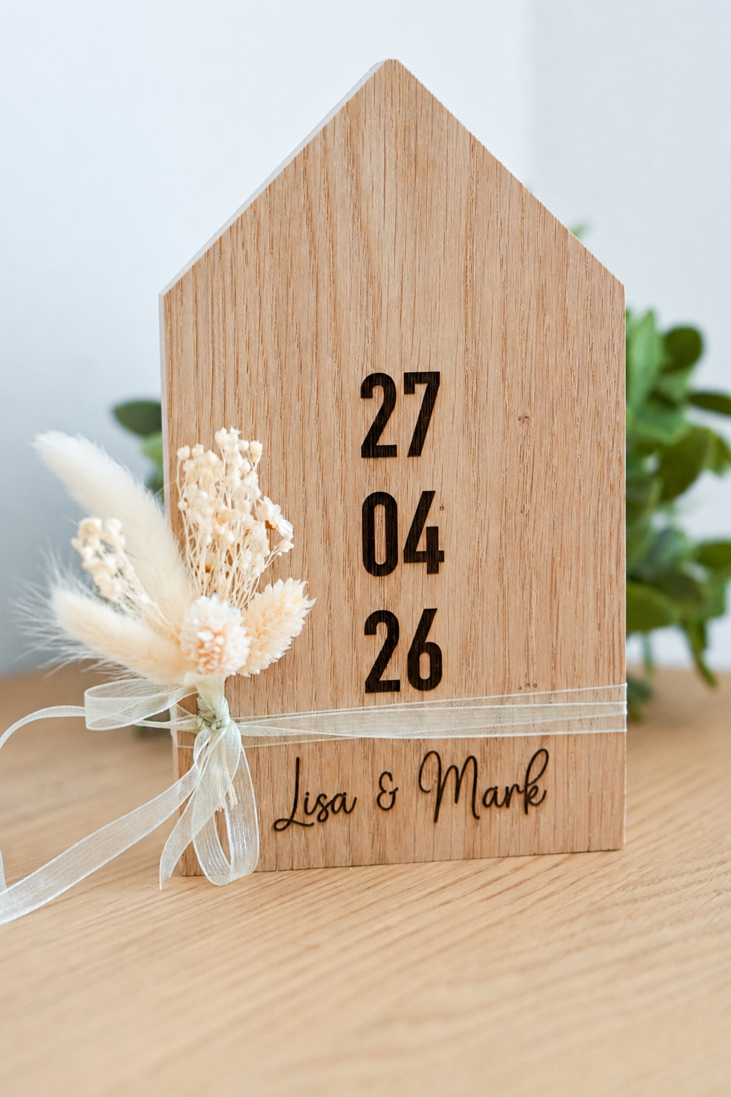 Dekohaus aus Holz als Hochzeitsgeschenk