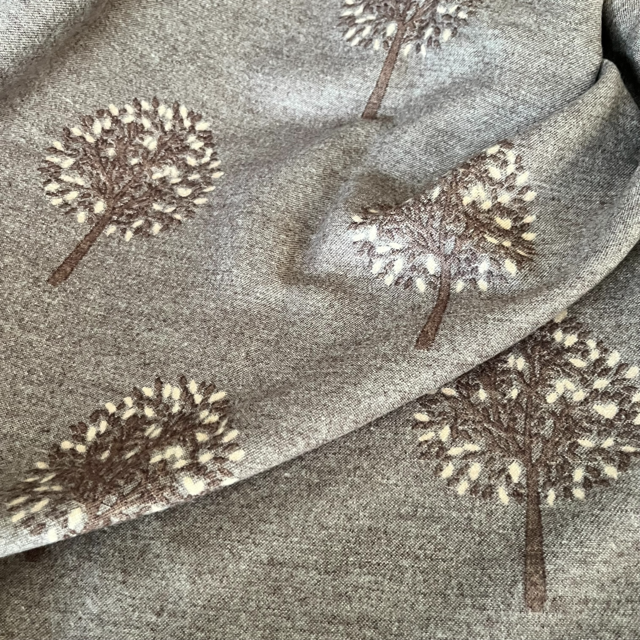 Thumbnail: reversible mulberry tree pashmina scarf close up